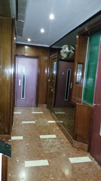 Hostal Angelines Мадрид Екстериор снимка