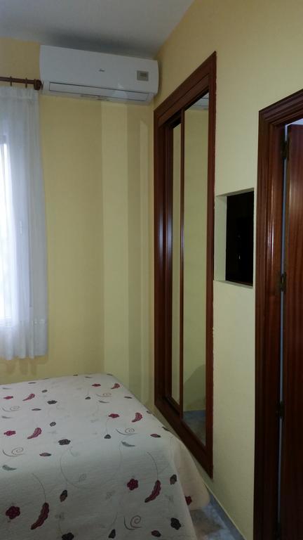 Hostal Angelines Мадрид Екстериор снимка