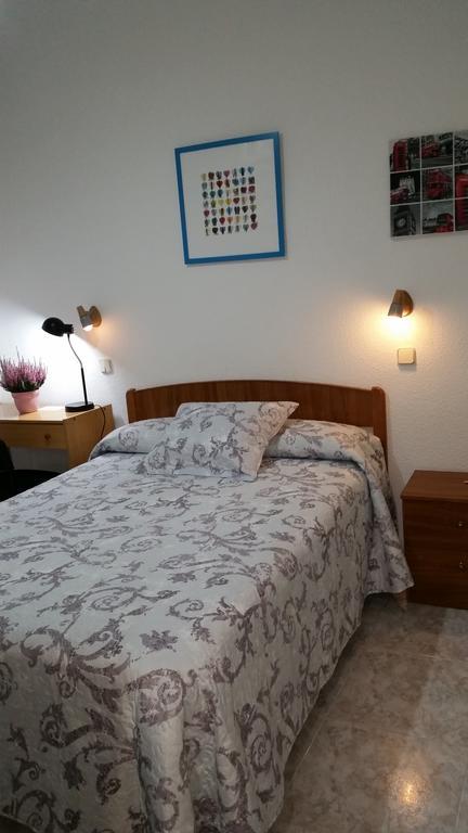 Hostal Angelines Мадрид Екстериор снимка
