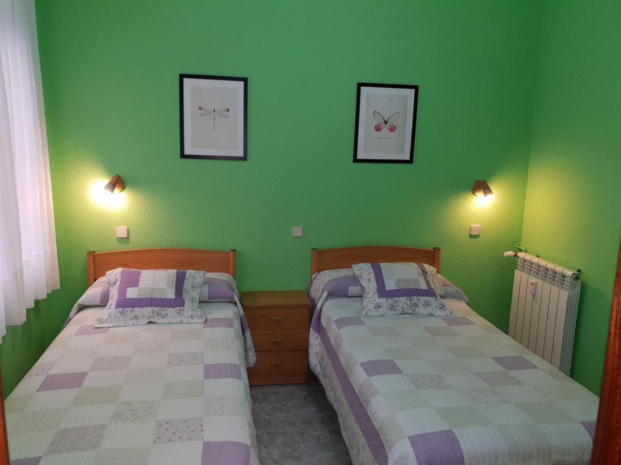 Hostal Angelines Мадрид Екстериор снимка