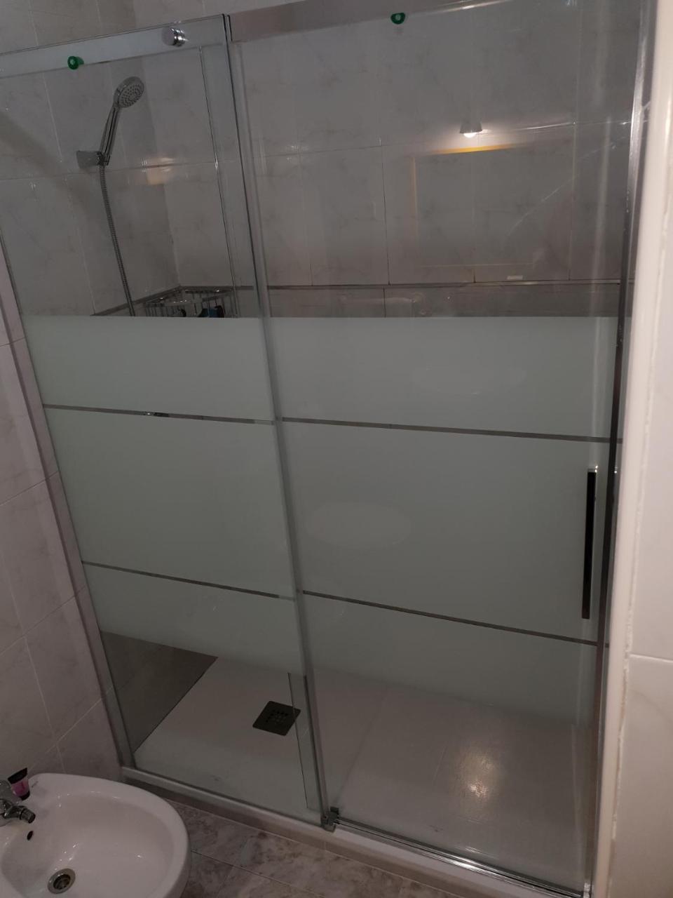 Hostal Angelines Мадрид Екстериор снимка